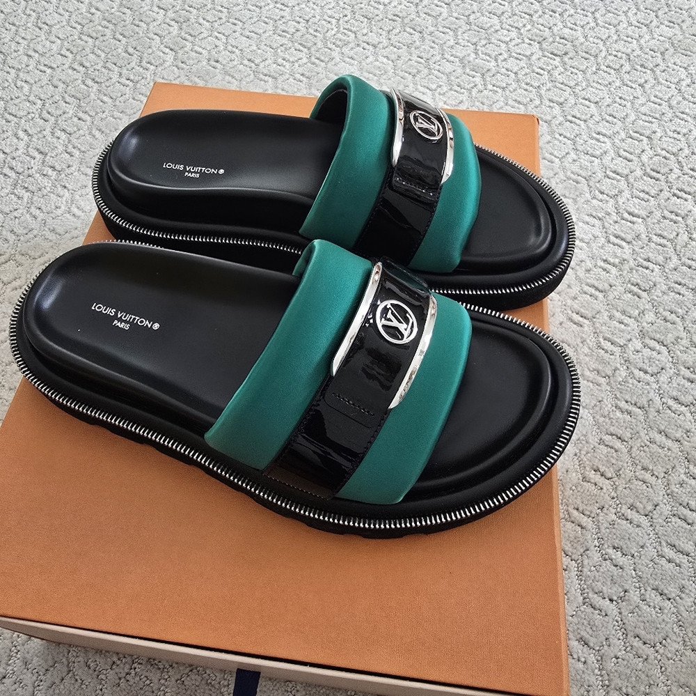 Louis Vuitton Black and Green Sandals - Picture 3 of 7